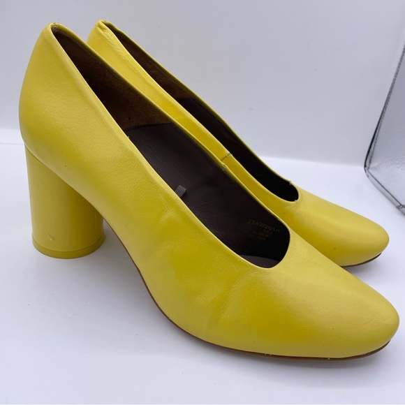 ZARA leather block heel slip on yellow shoes women Size 37/ 6.5US - Picture 3 of 11